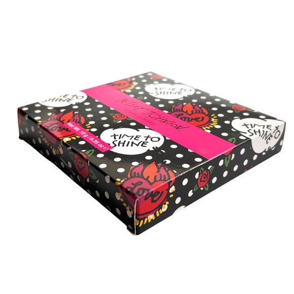 Betsey Johnson Time to Shine Highlighter Powder with Brush NIB - Picture 6 of 8